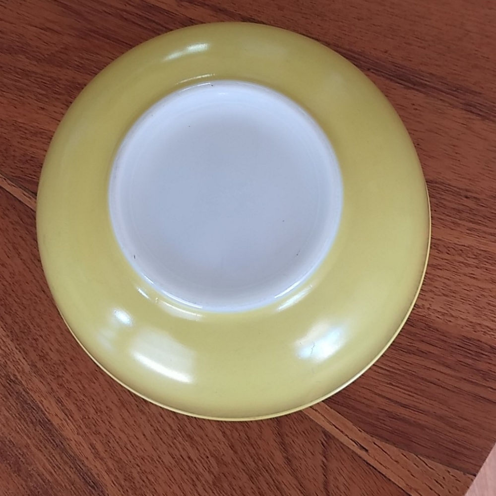 Pyrex Mixing Bowl - Picture 3 of 5